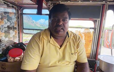 யூடியூப் விடியோவால் மாதம் ரூ.5 லட்சம் வருவாய் ஈட்டும் லாரி ஓட்டுநர்! 